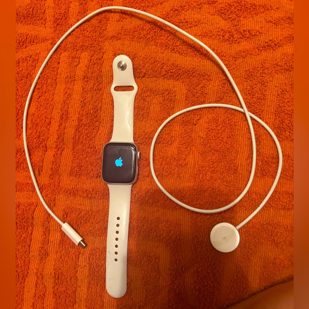 Apple Watch Series 4 44mm *Sold*